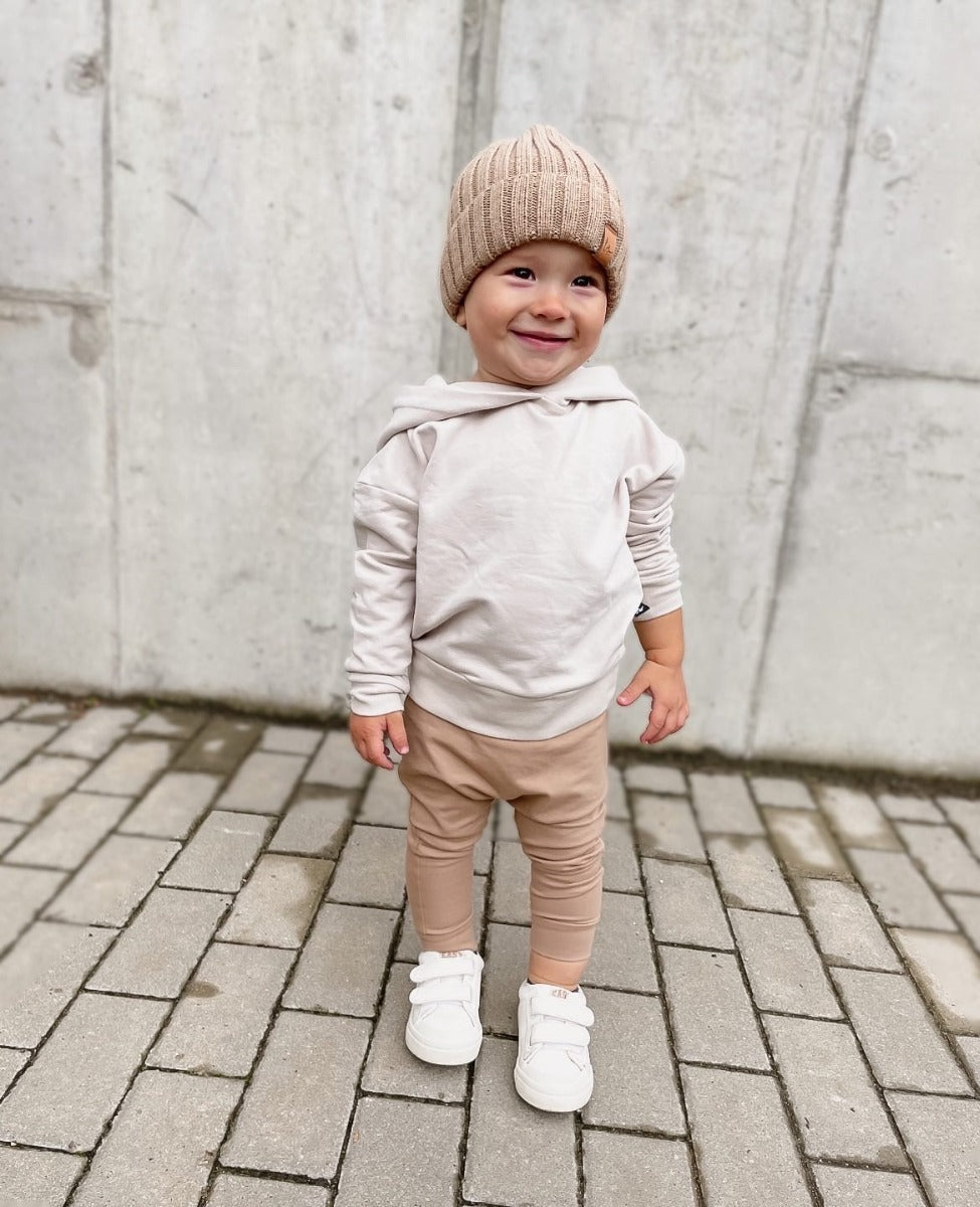 Knitted mutsje (light oak)
