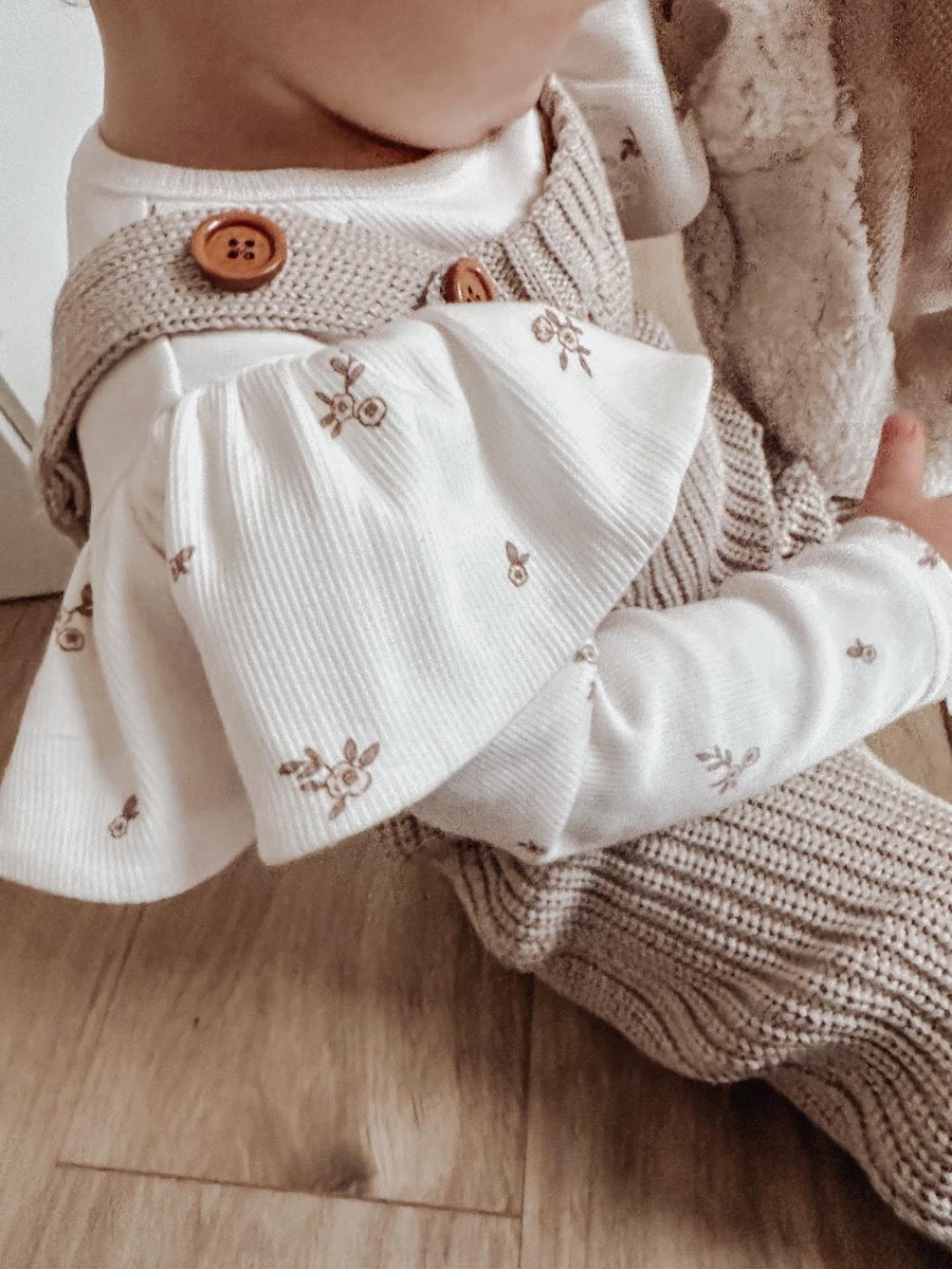 Ruffle romper flower sarah rib (off white)