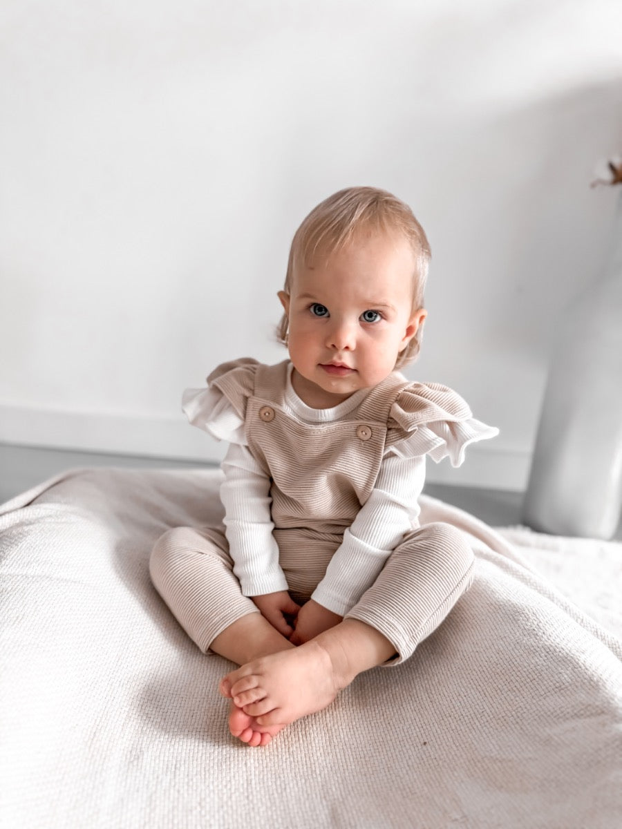 Ruffle tuinpakje rib beige