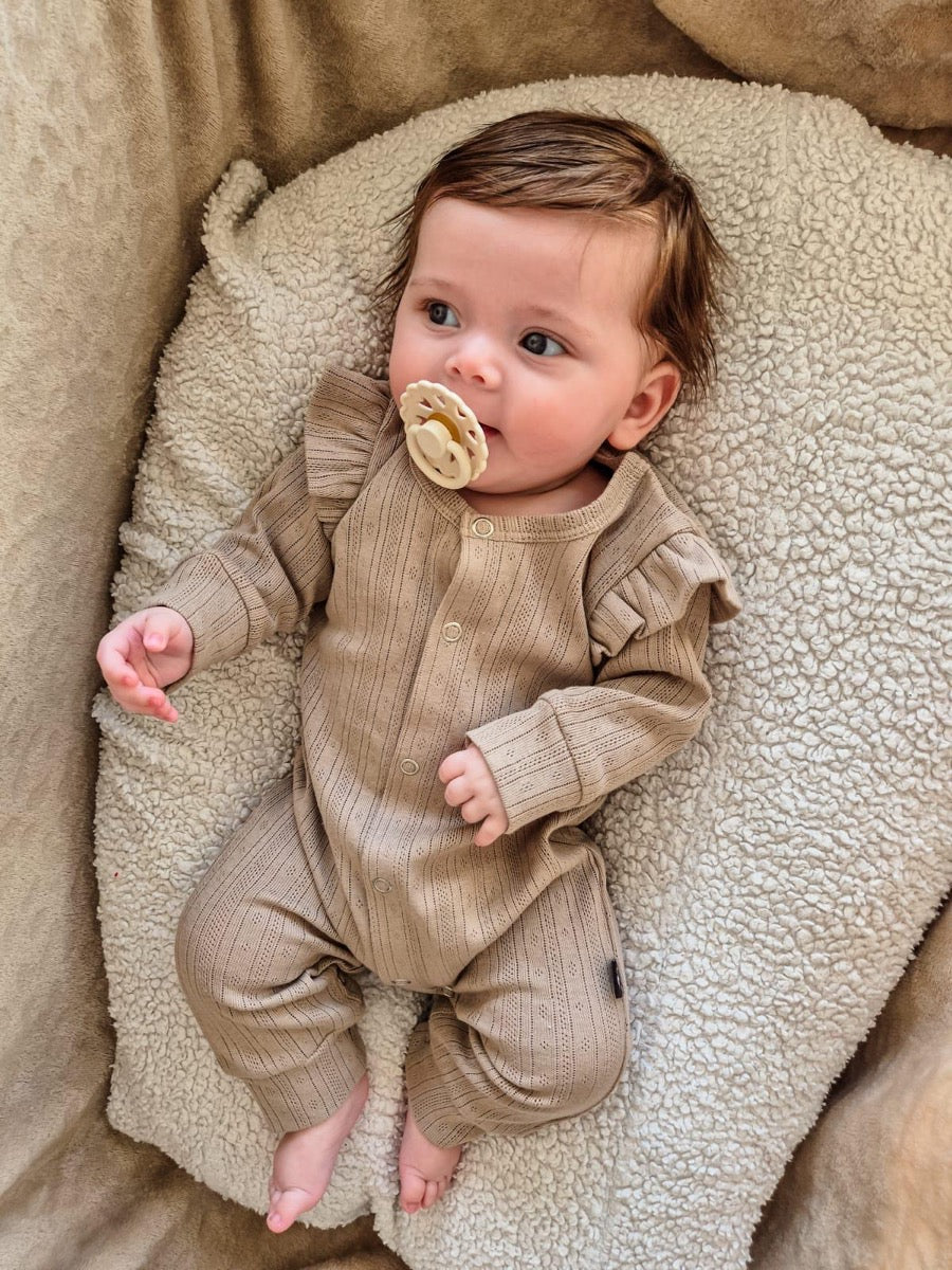 Ruffle boxpakje pointelle beige