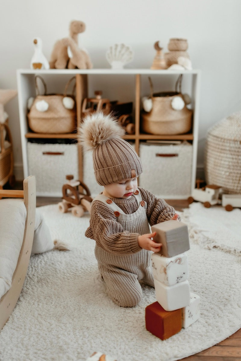 Knitted sweater (light oak)