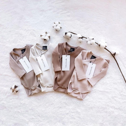 Overslag romper groovy rib (almond)