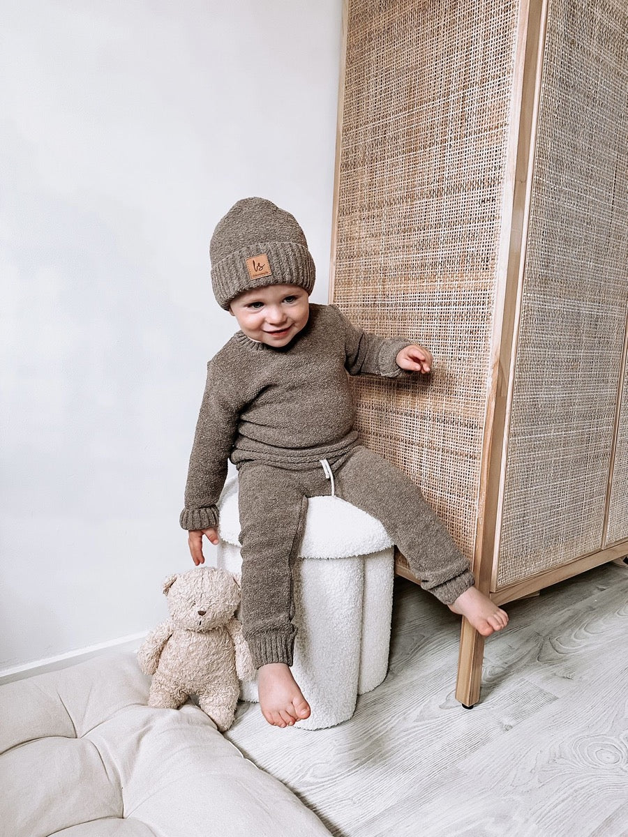 Boucle knitted beanie brown