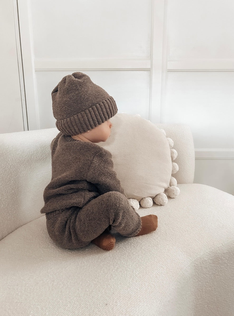 Boucle knitted beanie brown