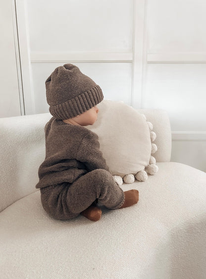 Boucle knitted beanie brown