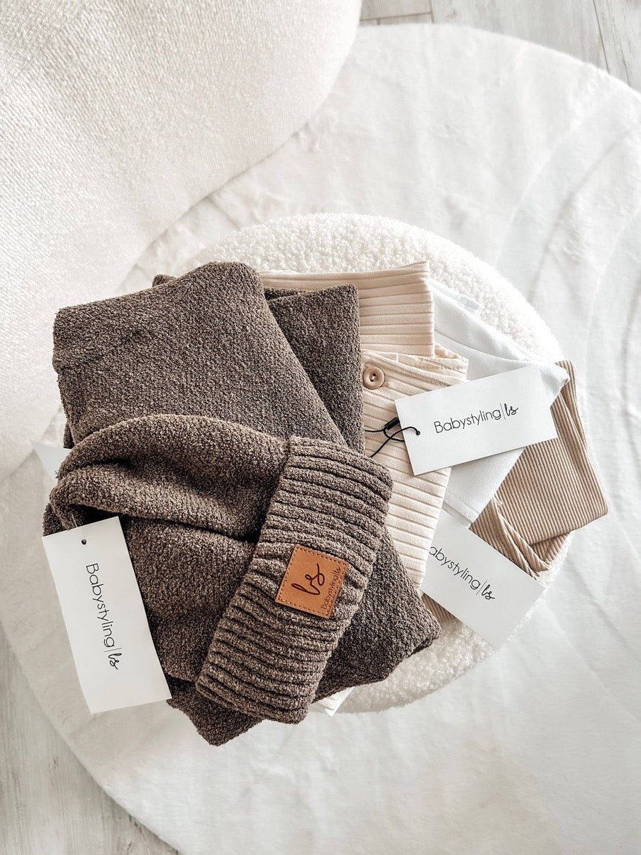Boucle knitted beanie brown