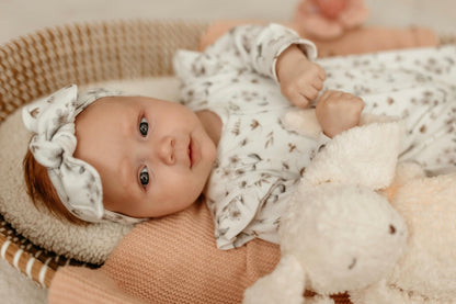 Rüschen-Playsuit, gerippt, geblümt, Sarah Beige Elfenbein