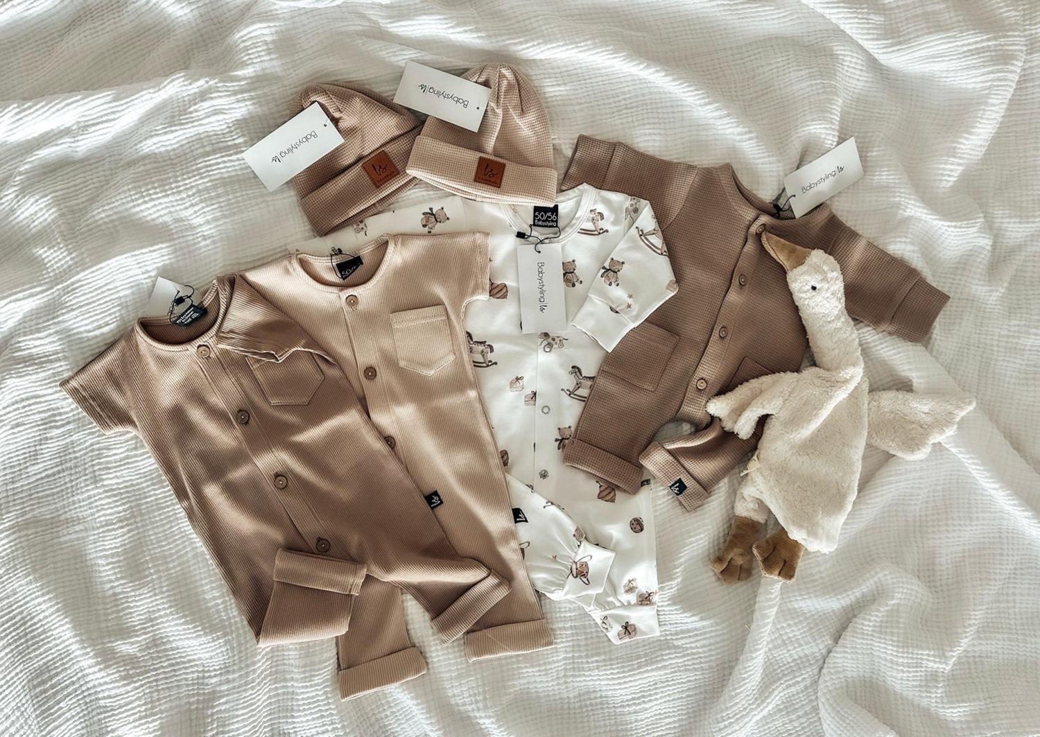 Sommerlicher Strampler mit Rippenmuster, beige