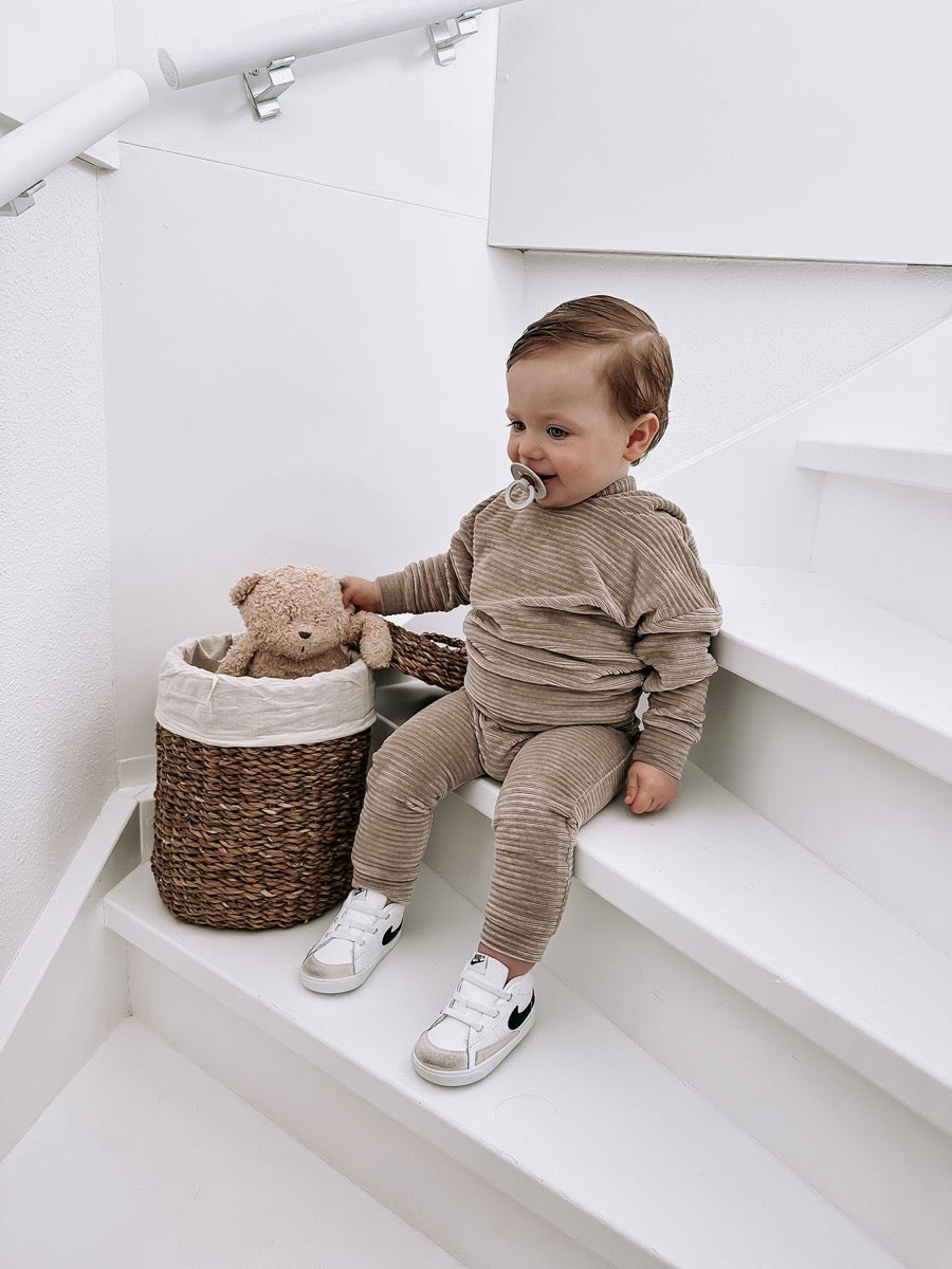 Corduroy capuchon sweater (light oak)