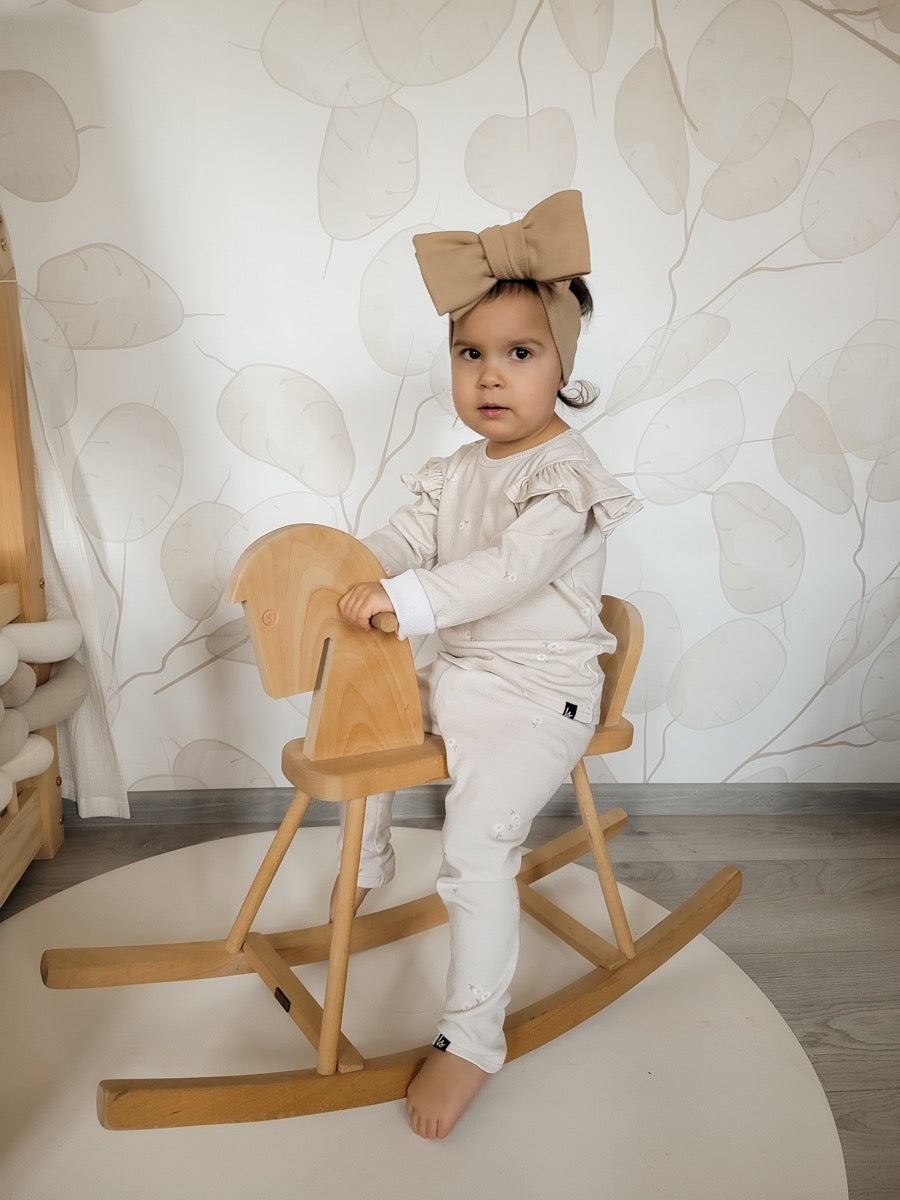 Rüschenärmel, Gänseblümchenmuster, beige Rippstrick