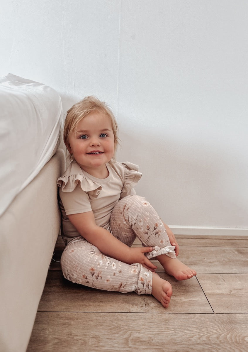 Ruffle t-shirt (sand)