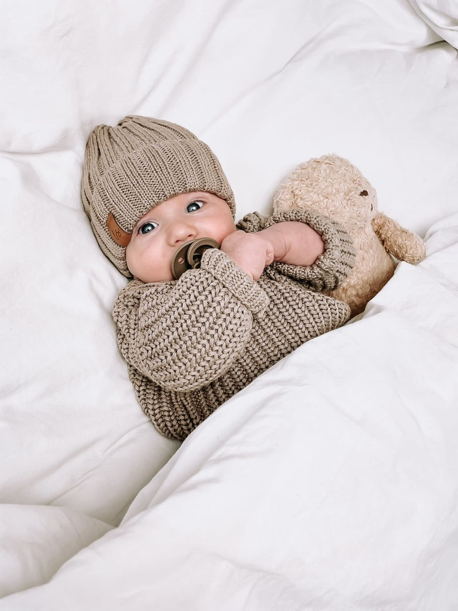 Knitted sweater (light oak)