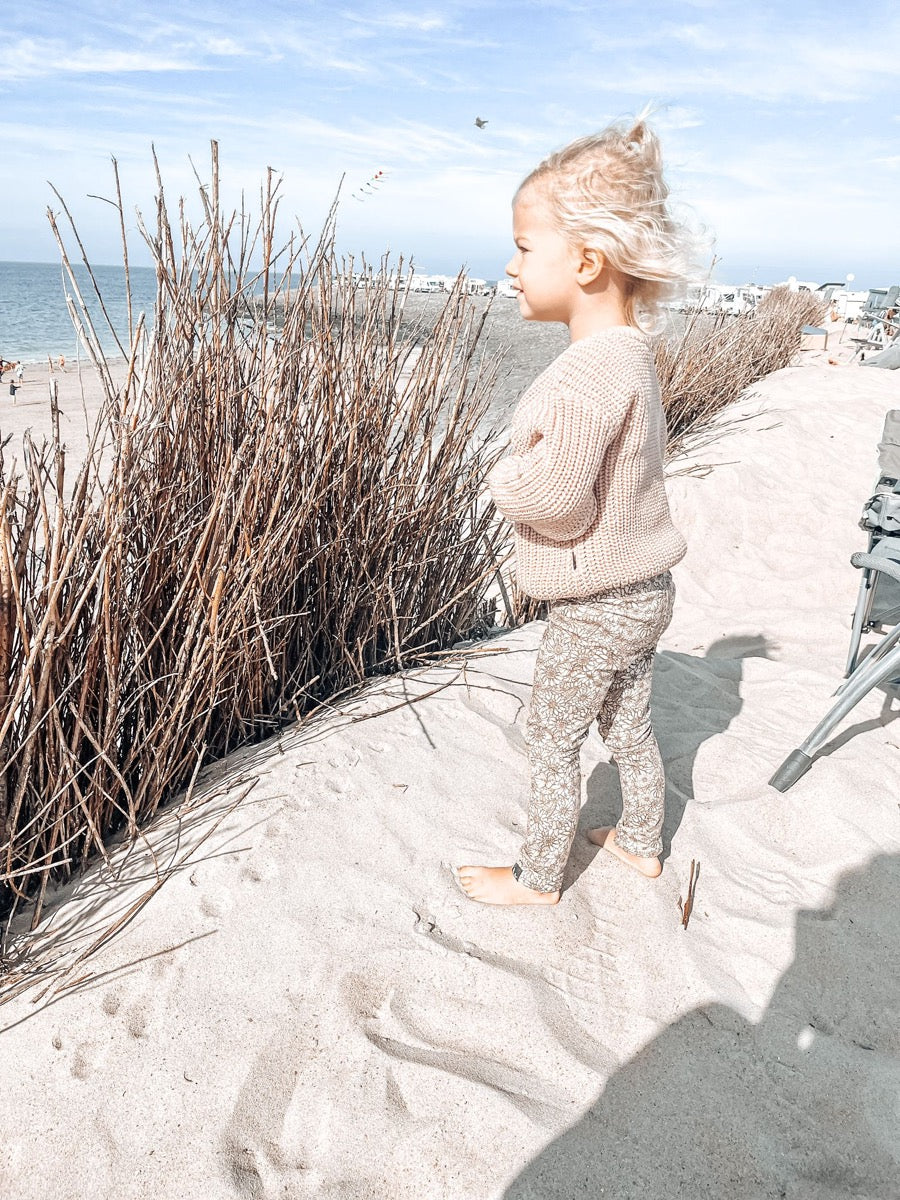 Knitted sweater (rose)