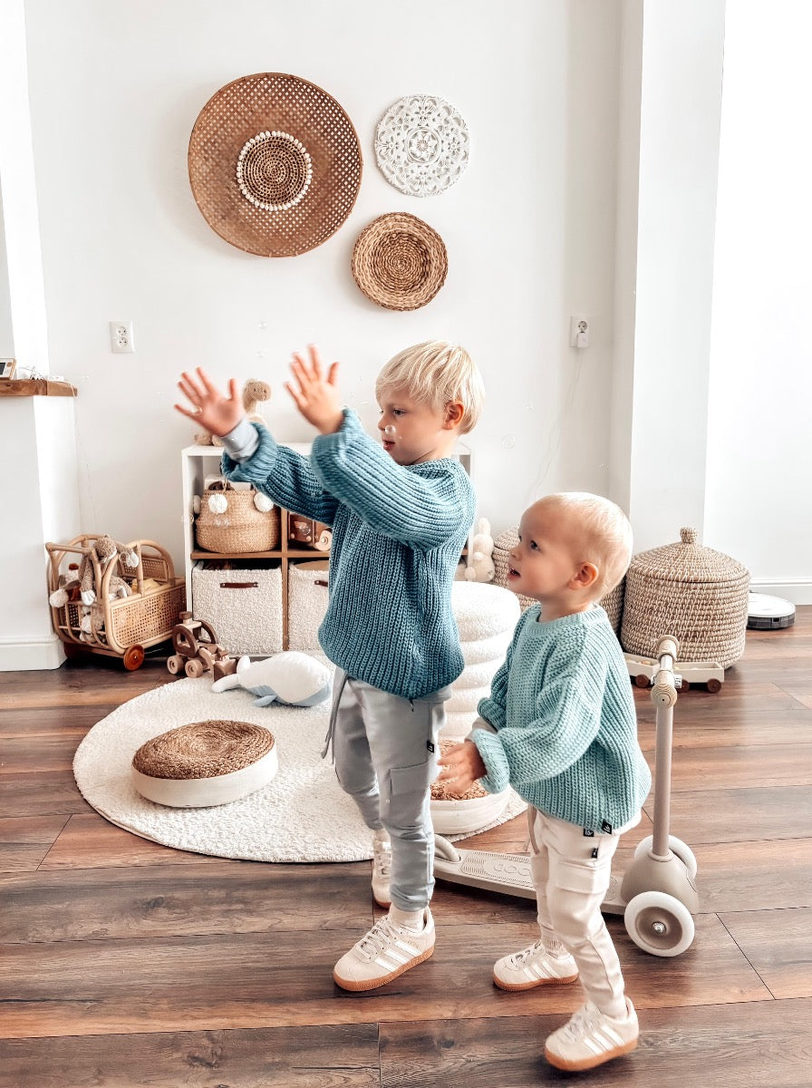 Knitted sweater (dusty green)