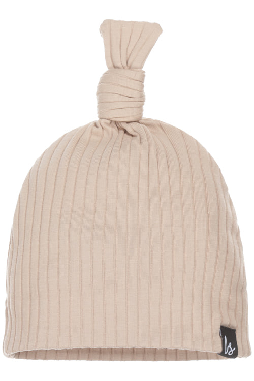 Knot mutsje groovy rib (almond)