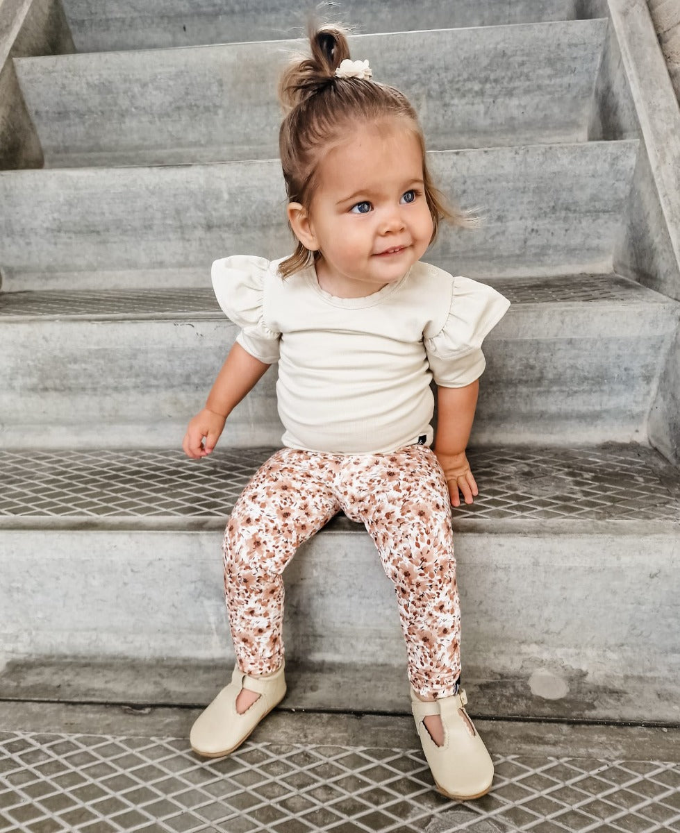 Ruffle t-shirt latte