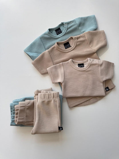 Geripptes T-Shirt (abgerundeter Rücken) (Sand) 50/56