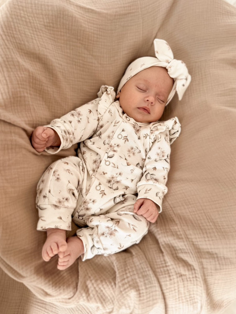 Rüschen-Playsuit, gerippt, geblümt, Sarah Beige Elfenbein