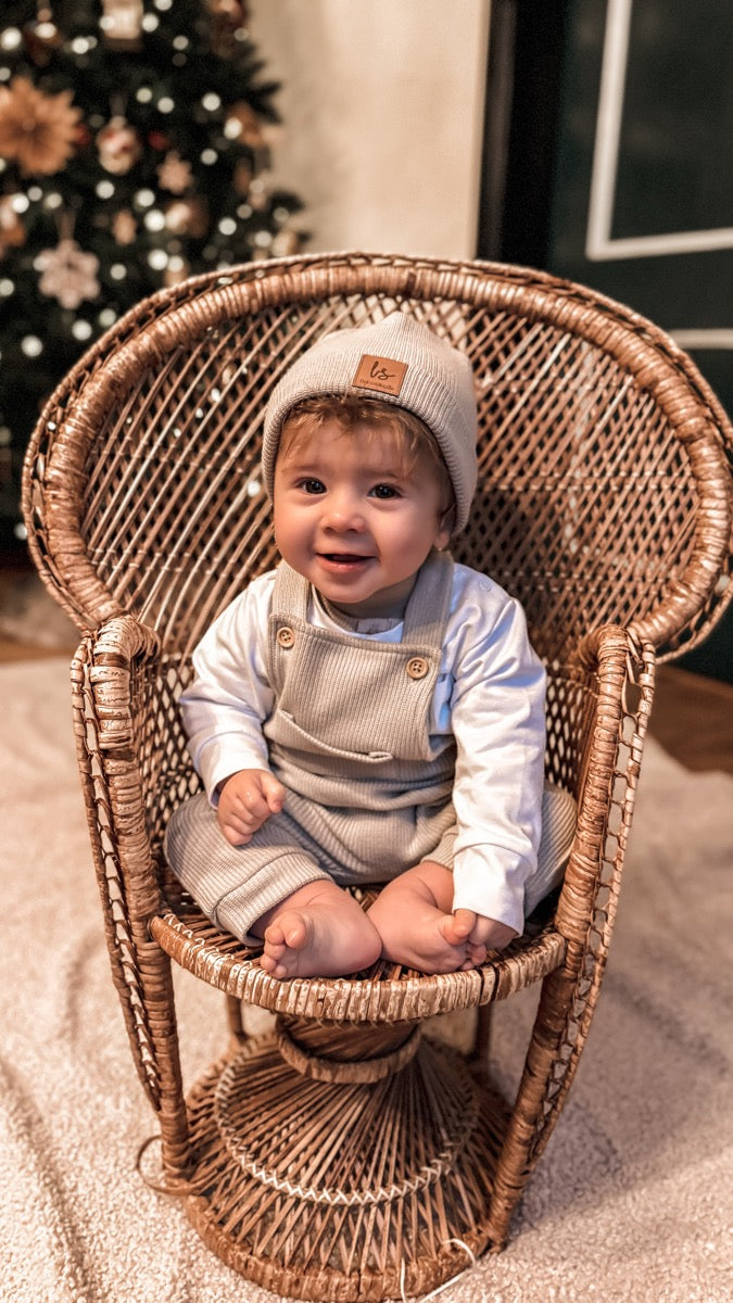 Subtly knitted tuinpakje (sand)
